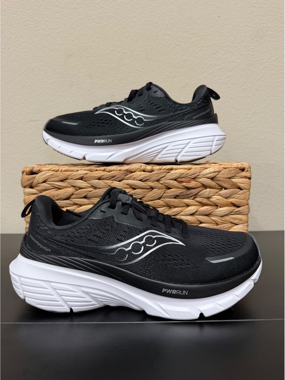 Size 6 - Saucony Women’s Guide 18 Extra Wide “Black White”